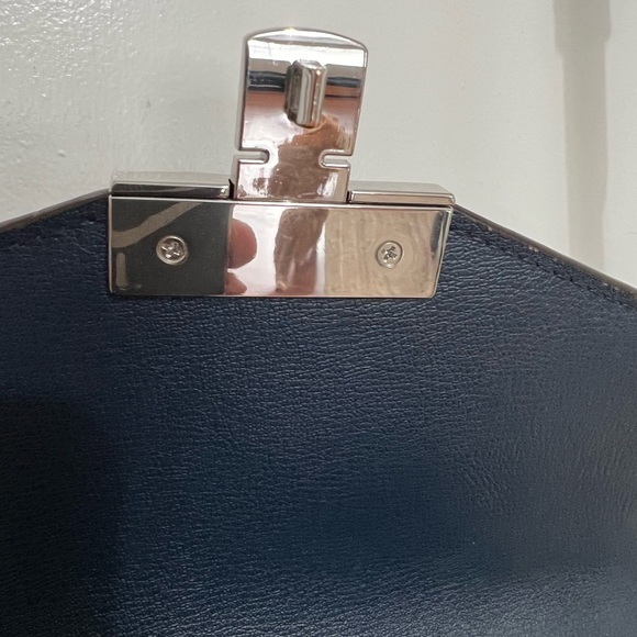 Michalel Kors Model Number 35S1SXOM2B / ROSE MESSENGER - Picture 8 of 15